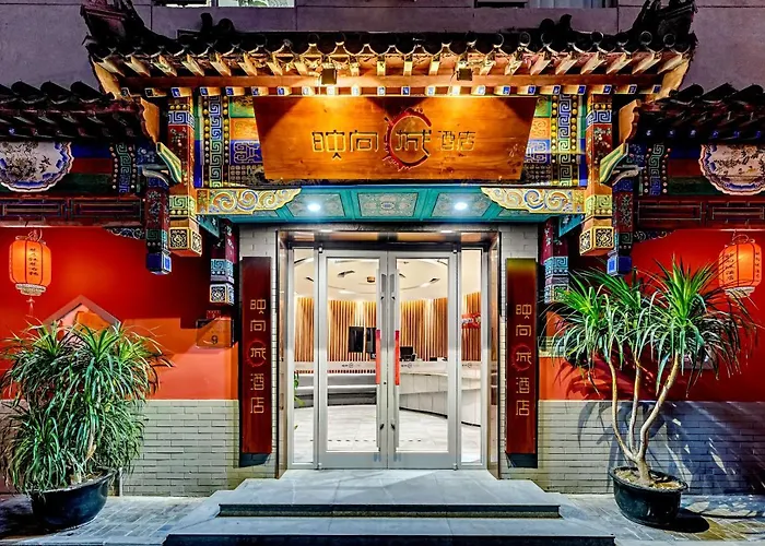 Happy Dragon Saga Hotel With Terrace-- Free Wifi With Fluent English Speaking,Tourist Ticket Service&Food Recommendation,Near Tian\'Anmen Forbidden City,Wangfujing Walking Street,Easy To Get Any Tour Sights By Metro