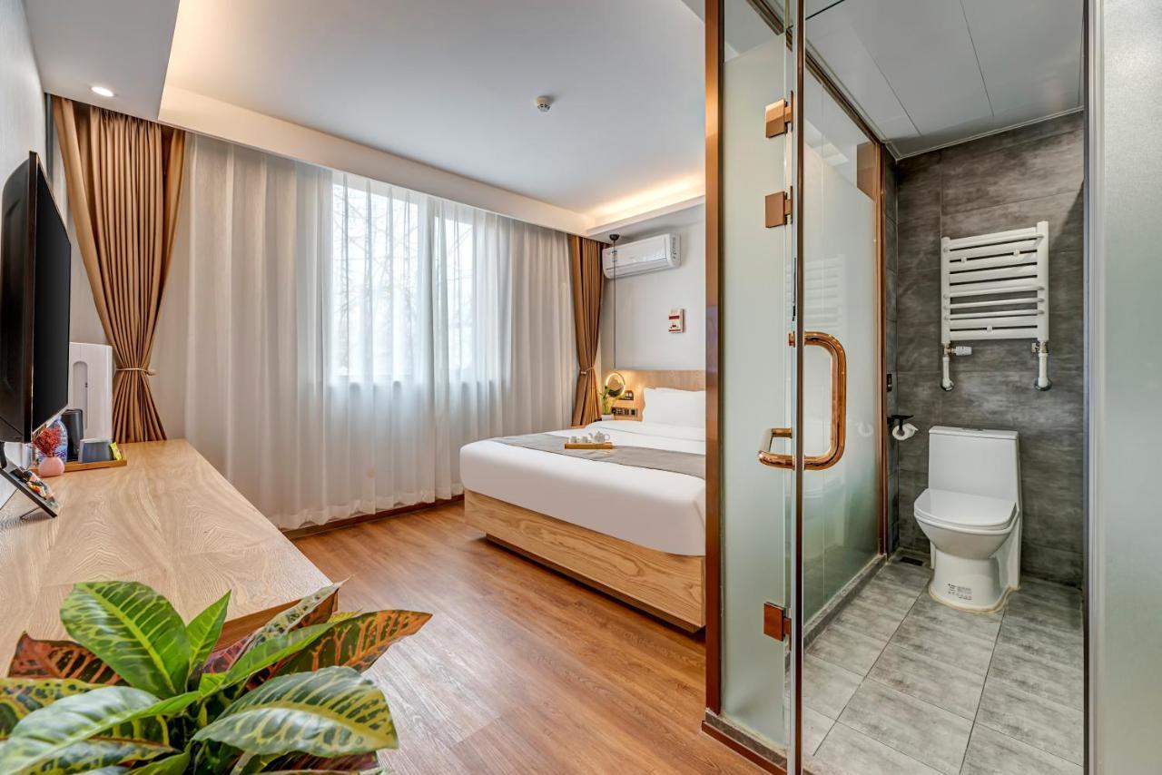 Happy Dragon Saga Hotel: Garden Terrace In Center Hotel 4*