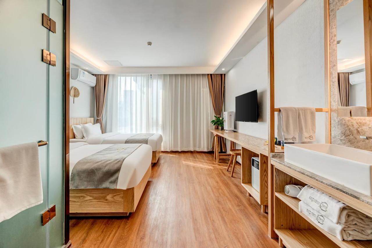 Hotel Happy Dragon Saga Hotel: Garden Terrace In Center Beijing