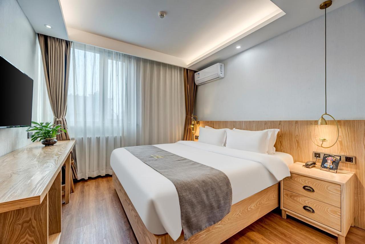 Happy Dragon Saga Hotel: Garden Terrace In Center 4* Beijing
