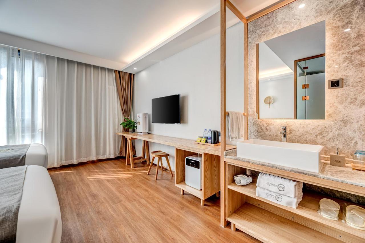 Hotel Happy Dragon Saga Hotel: Garden Terrace In Center 4*