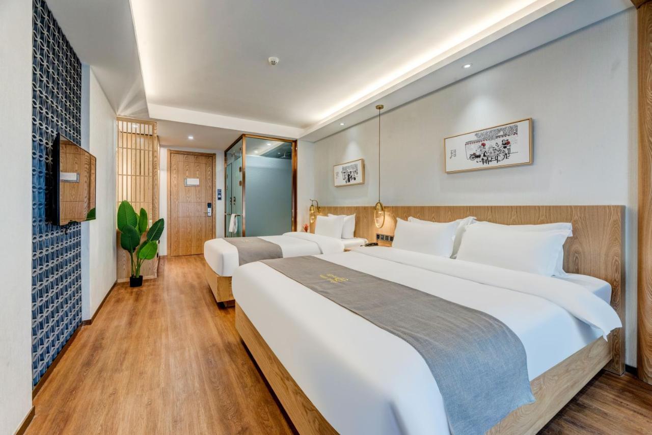 Happy Dragon Saga Hotel: Garden Terrace In Center Beijing