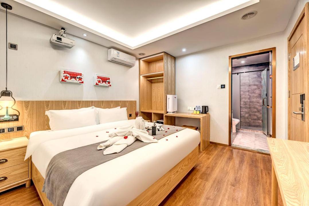 Happy Dragon Saga Hotel: Garden Terrace In Center 4*