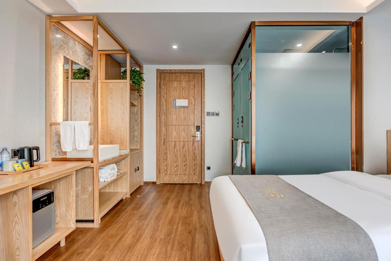 Happy Dragon Saga Hotel: Garden Terrace In Center Pequim